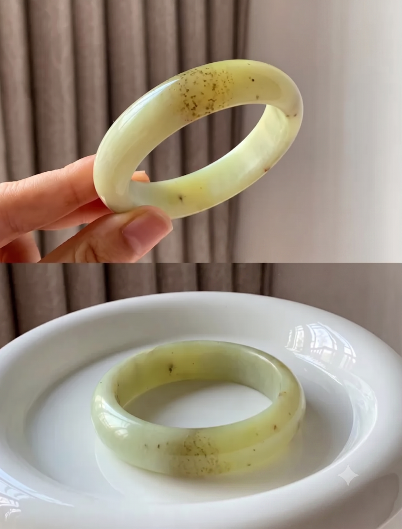 Vòng Ngọc Liền Trắng Đốm Nâu (M26)