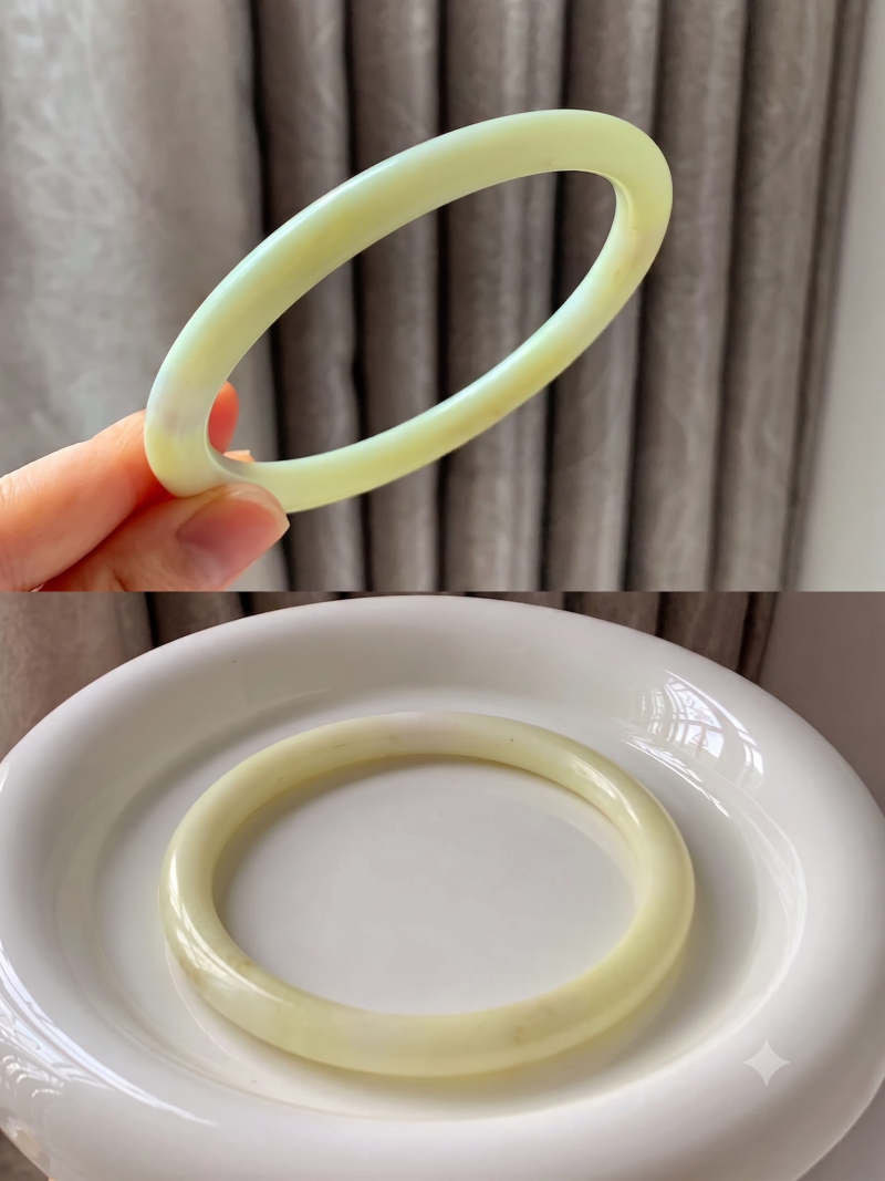 Vòng Ngọc Liền Trắng Sữa (M28)